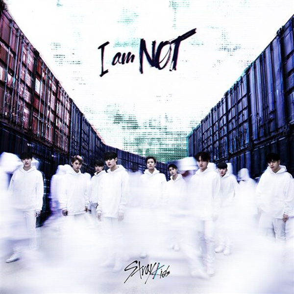 Stray Kids - Debut Album [I am NOT] — Random Ver.
